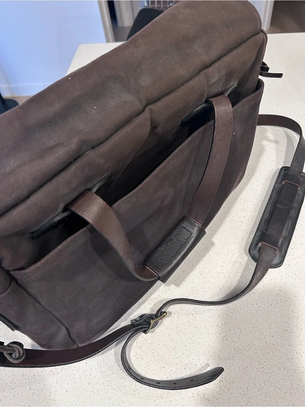 Filson Men's Brown Canvas Messenger Bag with Leather Trim